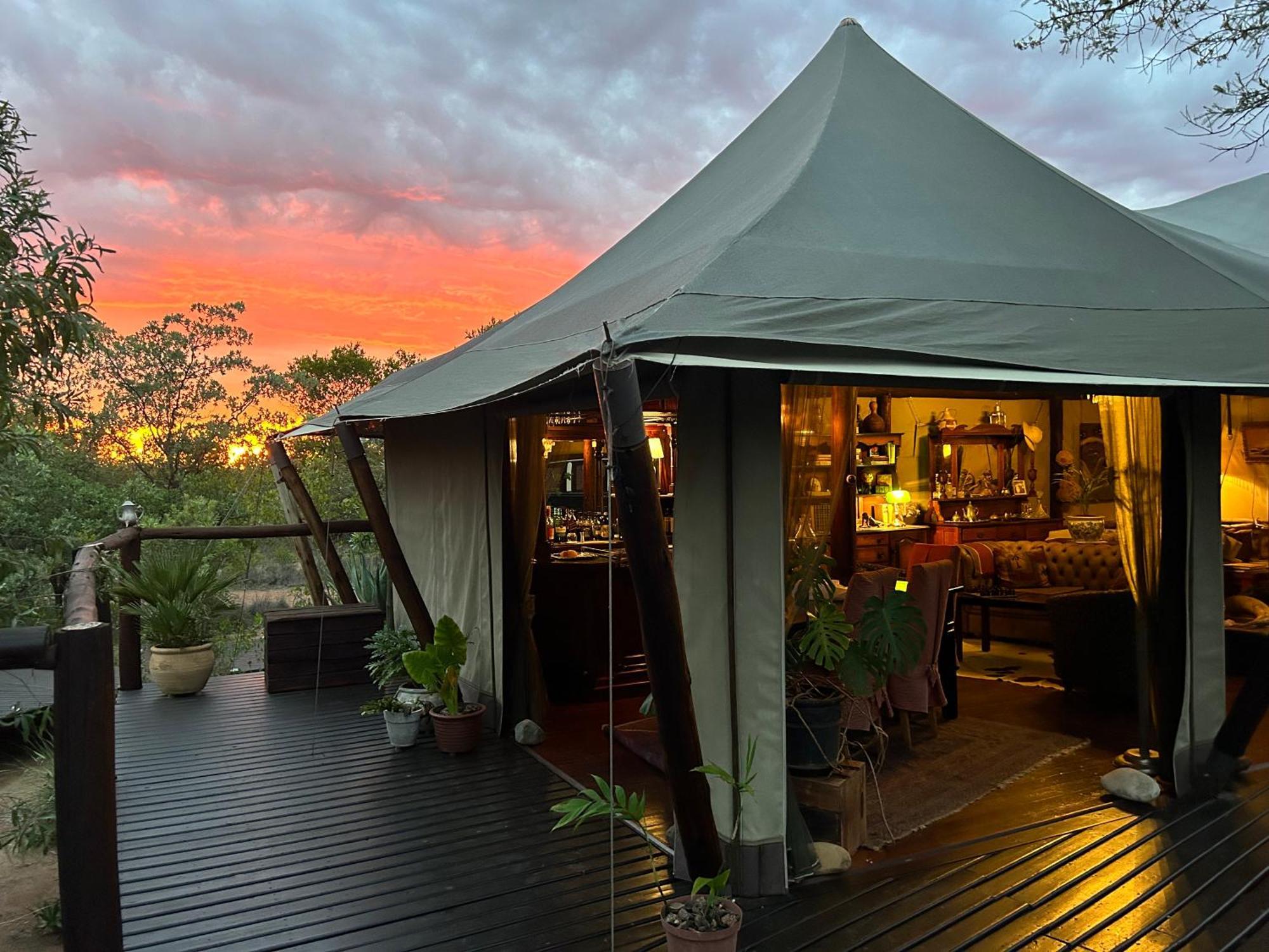 Out In Africa Wildlife Lodge Hammanskraal Eksteriør bilde