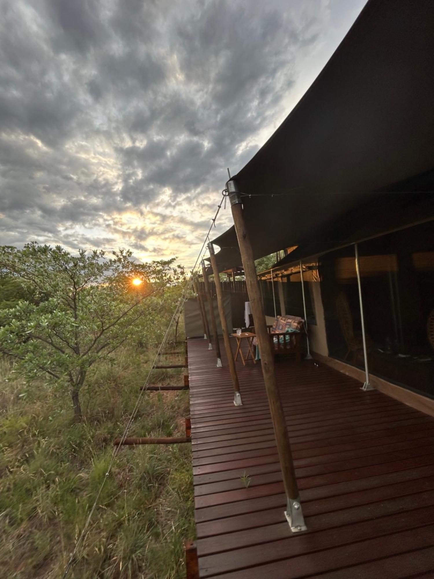 Out In Africa Wildlife Lodge Hammanskraal Eksteriør bilde